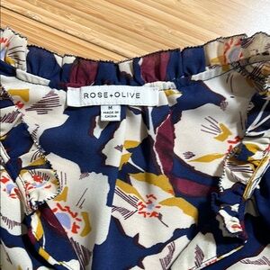 Floral Sleeveless Blouse with Mandarin Collar Size M